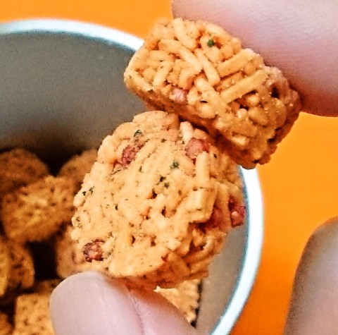 おやつカンパニー「ベビースターラーメン丸 トムヤムクン味」