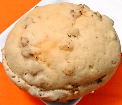 Ｐａｓｃｏ「たっぷりくるみのメープルメロンパン」