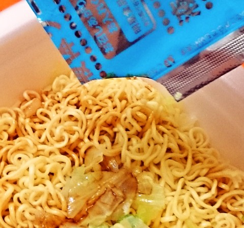 明星「一平ちゃん夜店の焼そば タルタル甘酢醤油味」