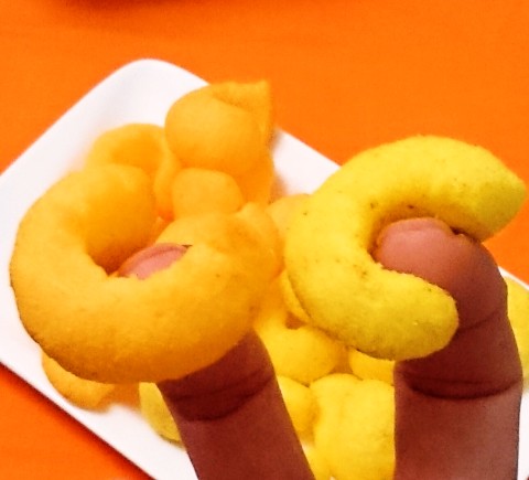 明治「カール チーズあじ」「カール カレーあじ」