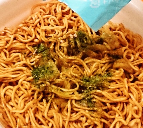 マルちゃん「焼そばバゴォーン」