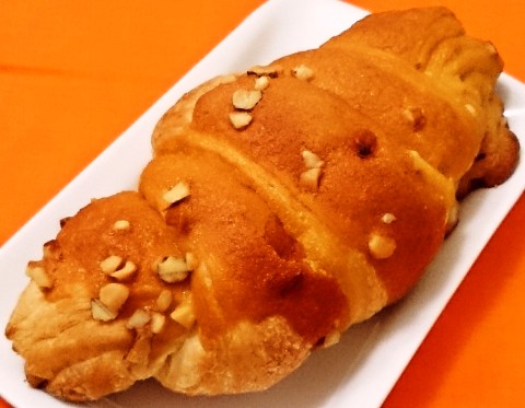 神戸屋「アーモンドキャラメルクロワッサン」