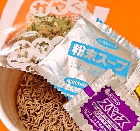 エースコック「ＣｏＣｏ壱番屋監修 豚南蛮カレーそば」