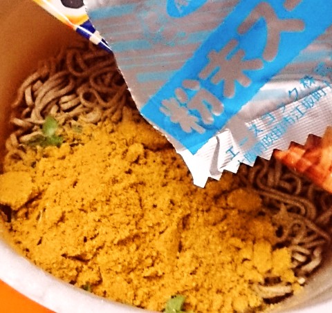 エースコック「ＣｏＣｏ壱番屋監修 豚南蛮カレーそば」