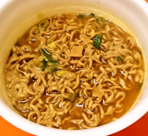 エースコック「ＣｏＣｏ壱番屋監修 豚南蛮カレーそば」