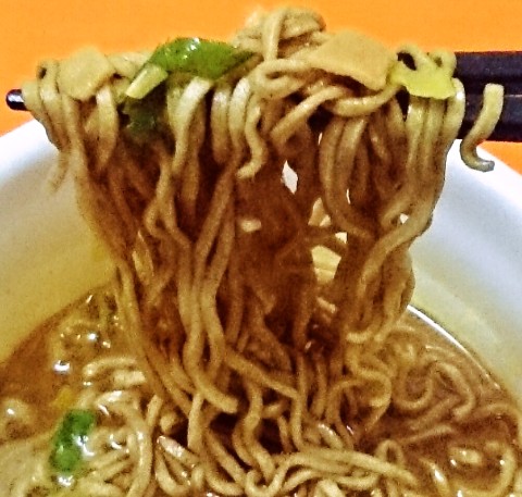 エースコック「ＣｏＣｏ壱番屋監修 豚南蛮カレーそば」