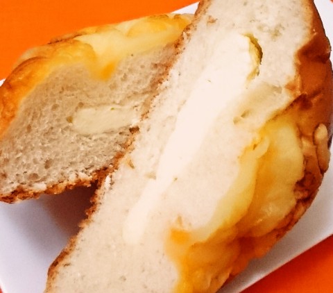 第一パン「３種のチーズパン」