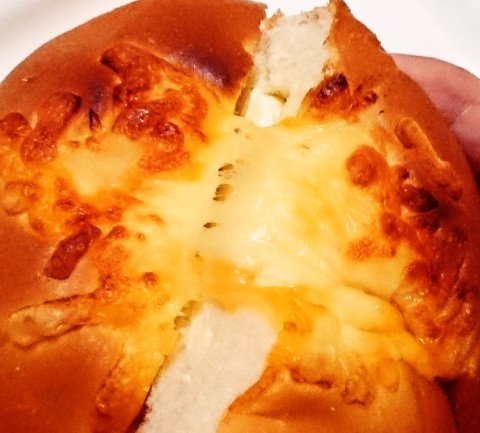 第一パン「３種のチーズパン」