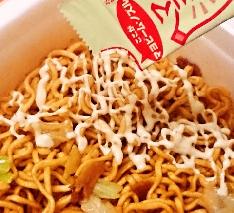 明星「一平ちゃん夜店の焼そば 大盛 ＢＢＱ(バーベキューソース)」