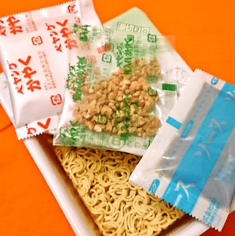 まるか食品「ペヤング カレーやきそばプラス納豆」