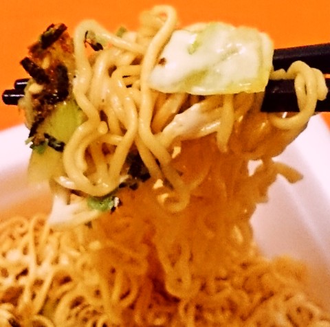 明星「一平ちゃん夜店の焼そば 受験生応援！ポン酢鰹醤油味」