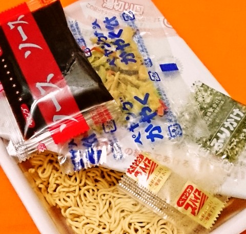 まるか食品「夜のペヤングやきそば 夜食ｖｅｒ．」