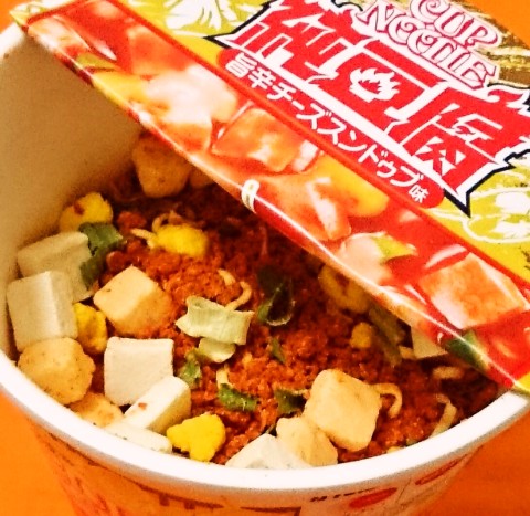 日清「カップヌードル 旨辛チーズスンドゥブ味」