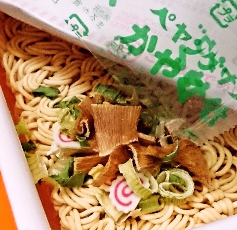 まるか食品「ペヨングやきそば 油そば風」