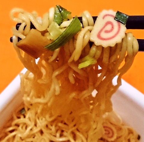 まるか食品「ペヨングやきそば 油そば風」