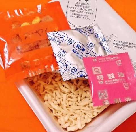 マルちゃん「赤いきつね焼うどん」