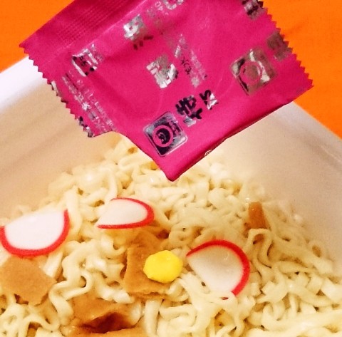 マルちゃん「赤いきつね焼うどん」