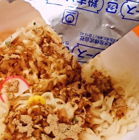 マルちゃん「赤いきつね焼うどん」