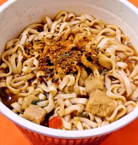 日清「カップヌードル スパイスチキンカレー」