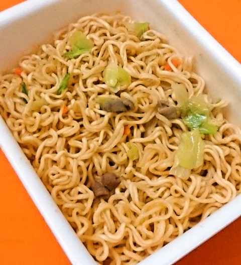 まるか食品「ペヤング ホルモン入りやきそば 甘辛味噌味」