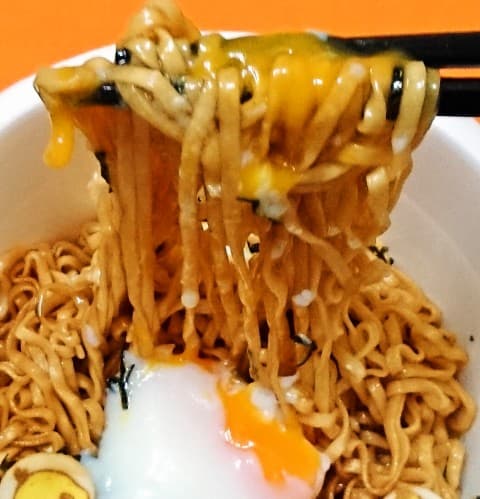 日清「チキンラーメンの油そば」