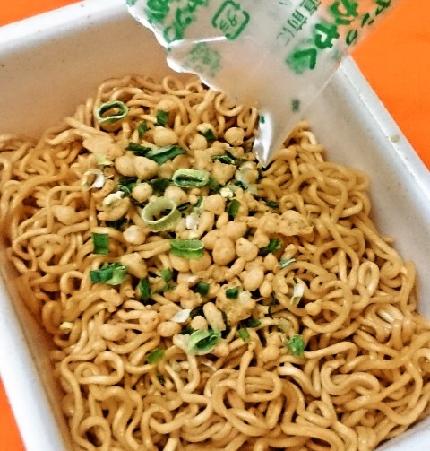 まるか食品「ペヤング かきあげ味やきそば」