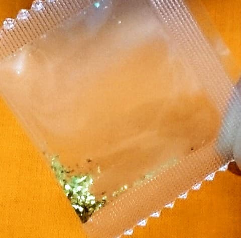 まるか食品「ペヤング ソースやきそば 金粉入り」