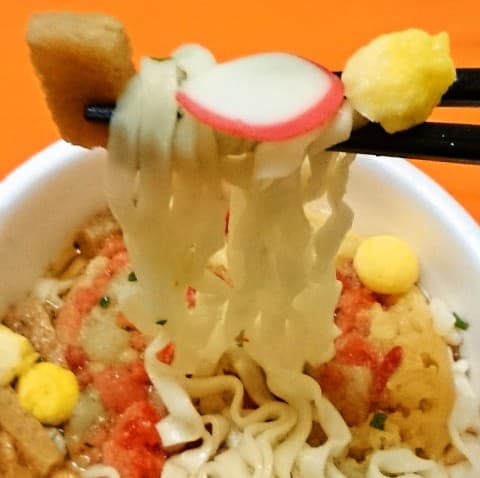マルちゃん「赤いたぬき天うどん」