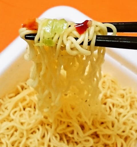 サッポロ一番「レモスコ味 塩焼そば」