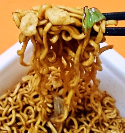 ニュータッチ「大阪かす焼そば」