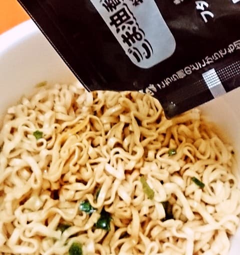 日清「チキンラーメンのかまたま」