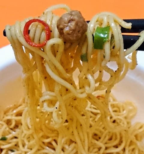 サンヨー食品「キング軒 広島式汁なし担担麺」