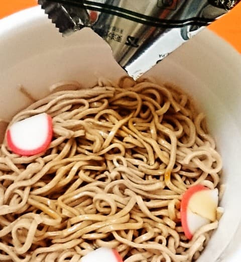 マルちゃん「冷しぶっかけたぬきそば」