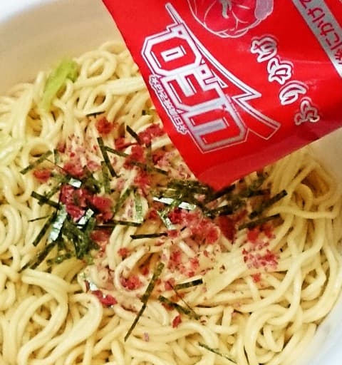 「日清焼そばＵ．Ｆ．Ｏ．濃い濃い男梅焼そば」