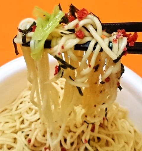 「日清焼そばＵ．Ｆ．Ｏ．濃い濃い男梅焼そば」