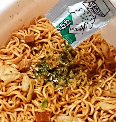 マルちゃん「でっかいやきそば弁当」