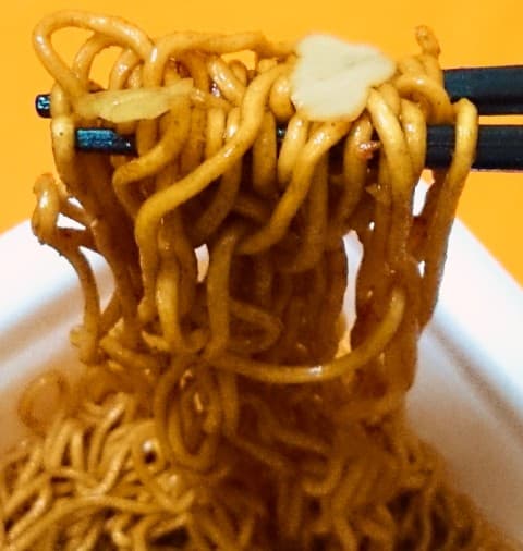 サッポロ一番「オタフクお好みソース味焼そば 麻辣仕立て」