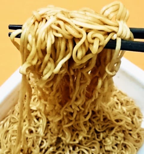 まるか食品「ヨシモリ 超ボンビーやきそば」