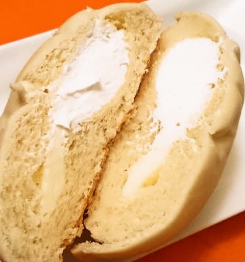 ヤマザキ「ミルキー ミルククリームパン」