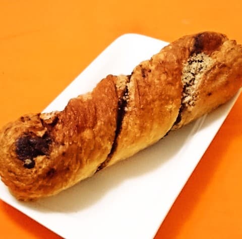 ヤマザキ「チョコとくるみのサクリスタン」