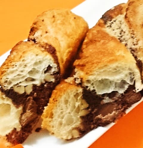 ヤマザキ「チョコとくるみのサクリスタン」