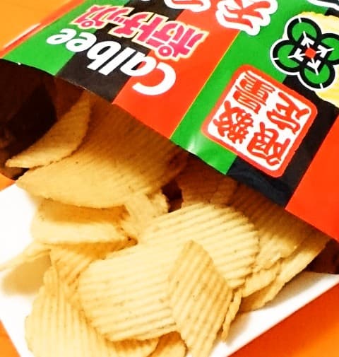 カルビー「ポテトチップス 厚切り 天乃屋の歌舞伎揚味」