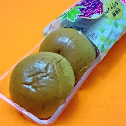 ヤマザキ「薄皮よもぎつぶあんぱん」
